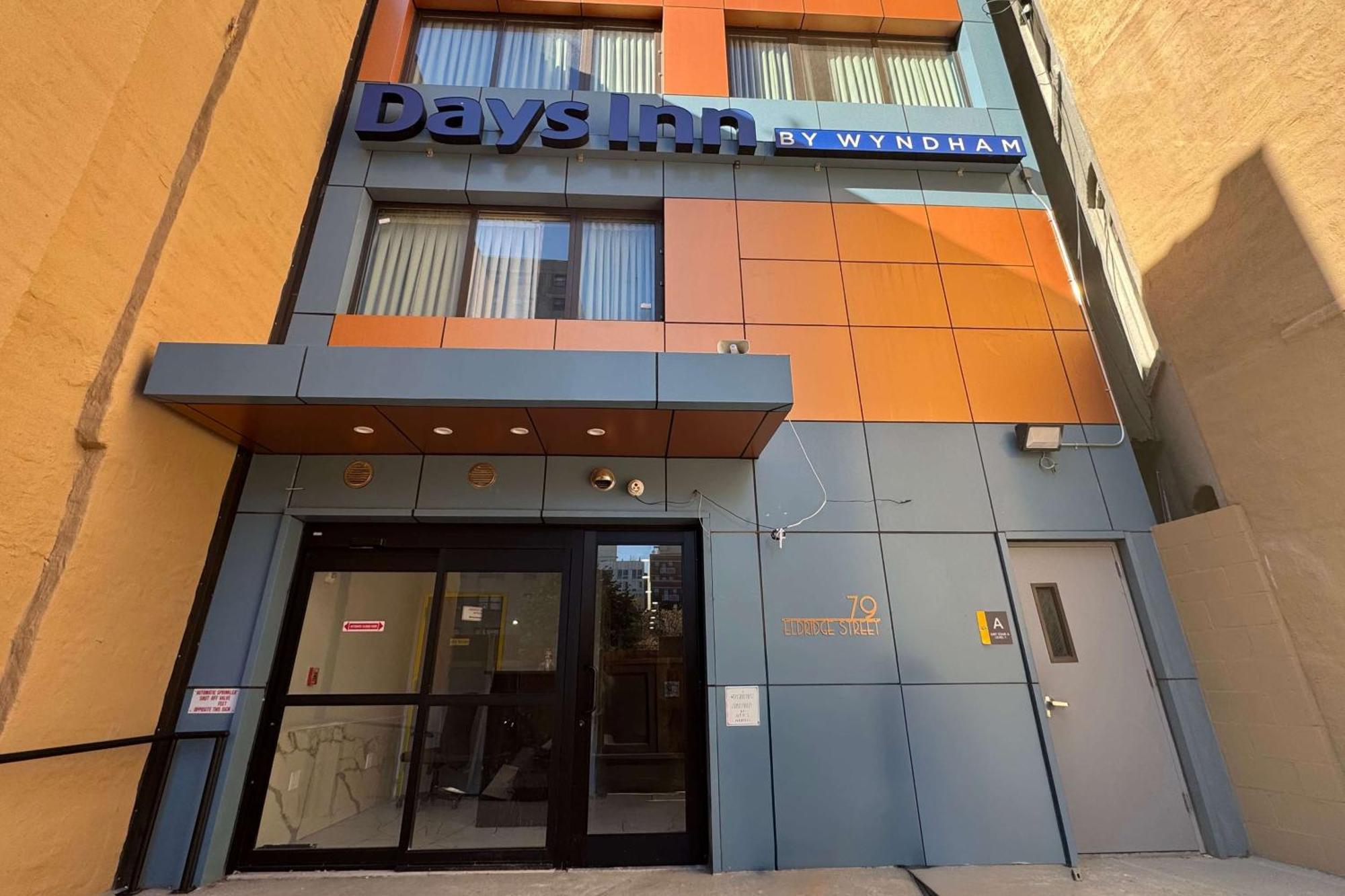 Days Inn By Wyndham New York Chinatown Exteriér fotografie